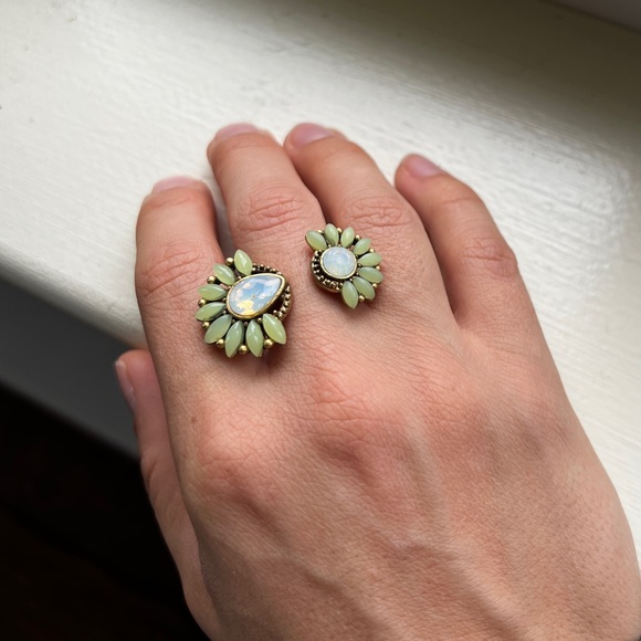 Zinnia Stella & Dot Adjustable Ring - Picture 2 of 4